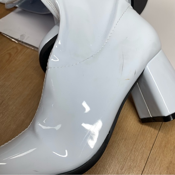 Ellie Shoes
Angel Go-Go Baby Boots Size 7 - Picture 10 of 13